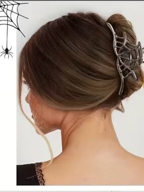 ⭐️ Spider Web Metal Hair Claw Clip - Silver